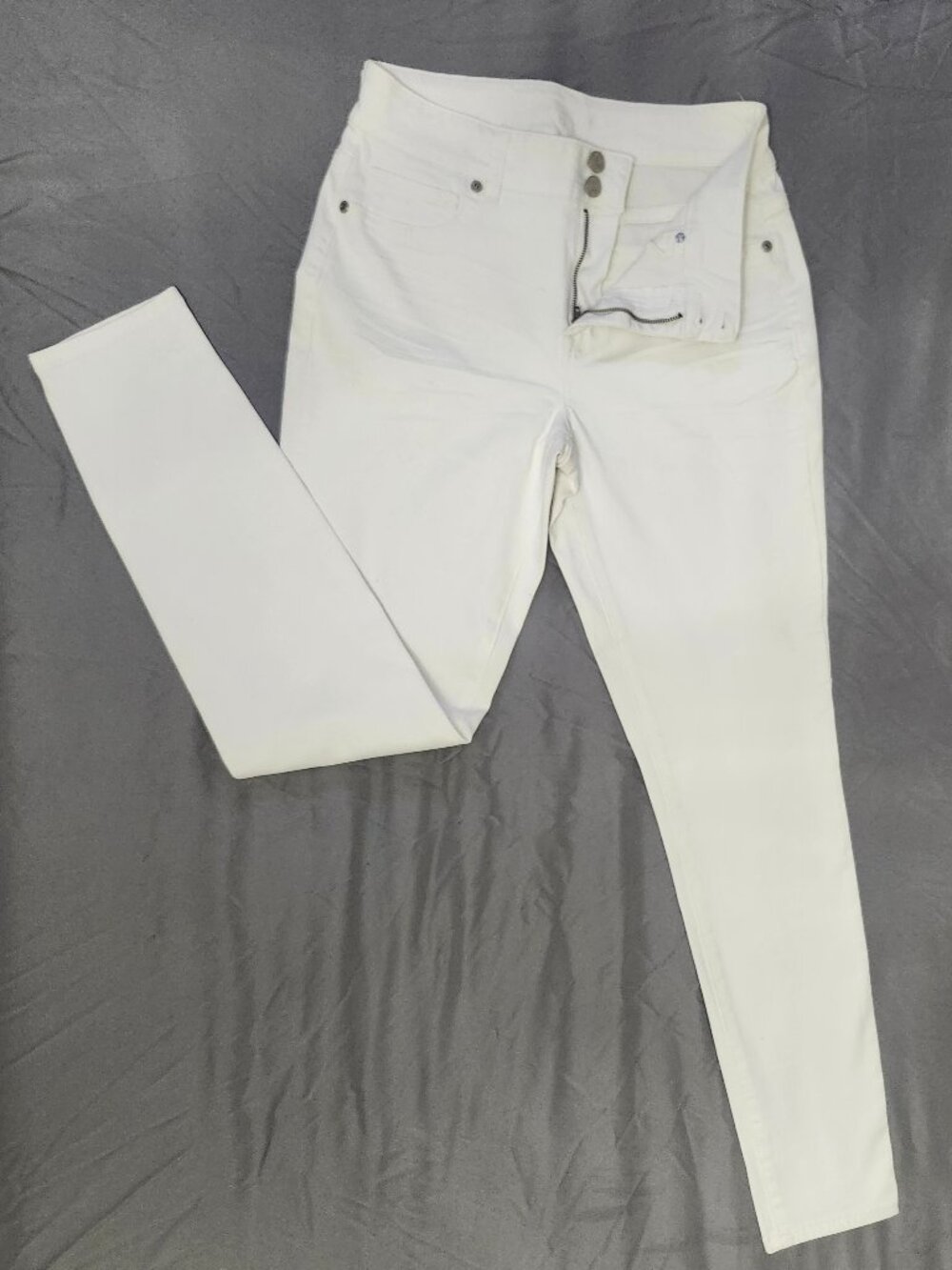 White High-Rise Skinny Jeans | Double Button Stretch Denim size M